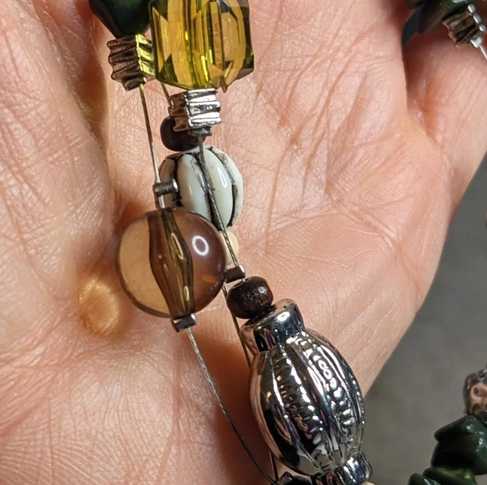Chico's Floating Embellished Necklace‎
